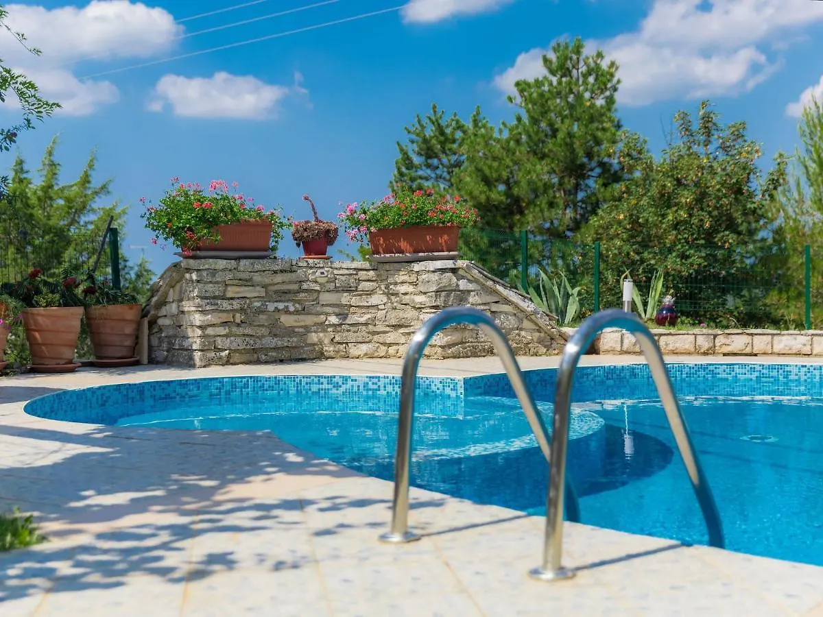 Apartment Lea - Pzn305 By Interhome Pazin